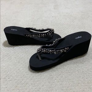 La Vie En Rose Sandals